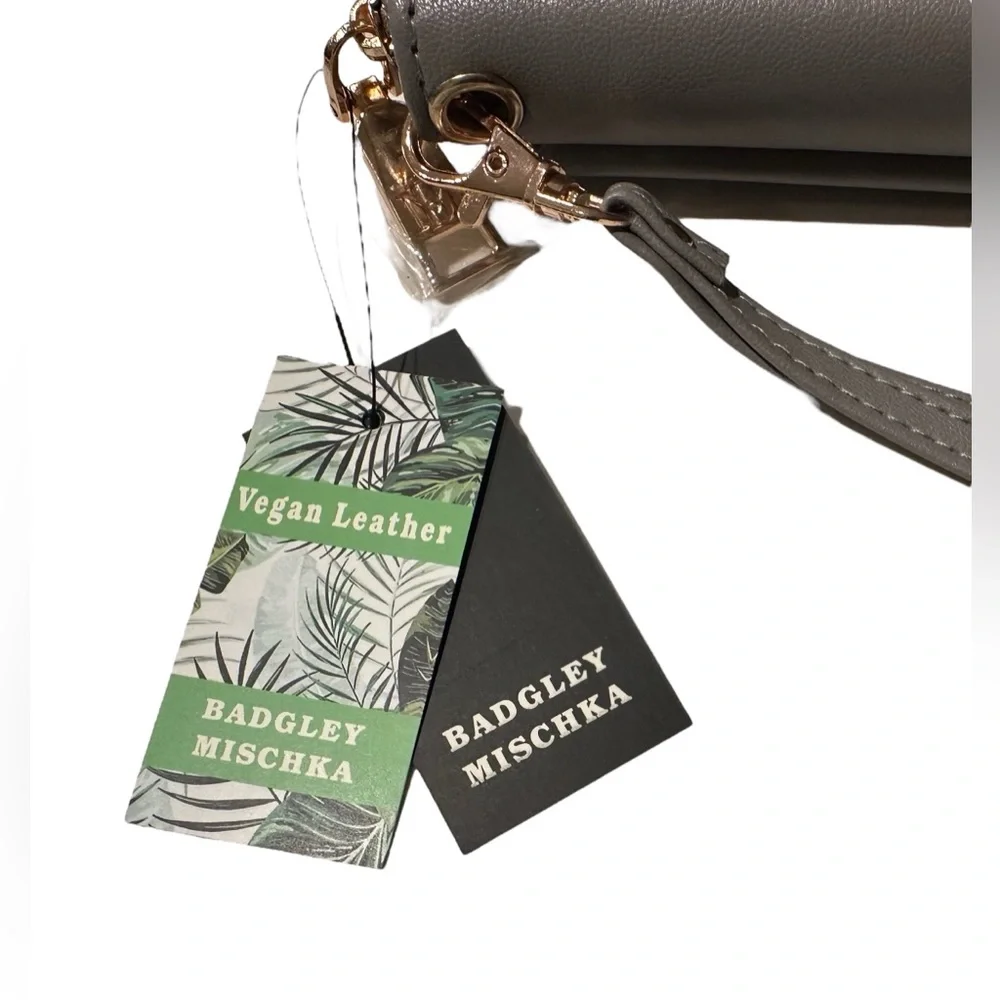 Badgley Mischka Wallet Wristlet Vegan Leather Gray‎ Studded Cell Holder